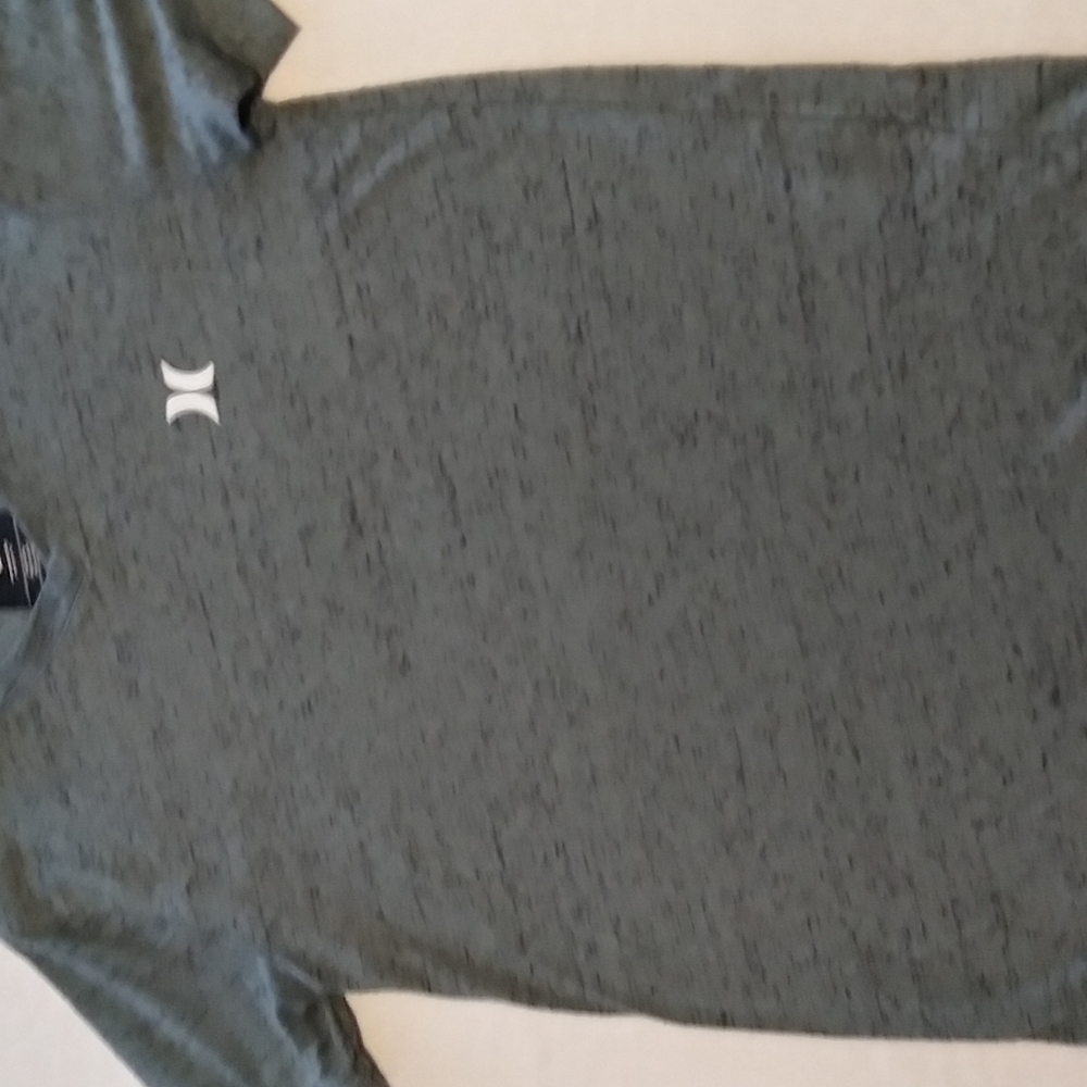 Boys Hurley tee.Green size Med.